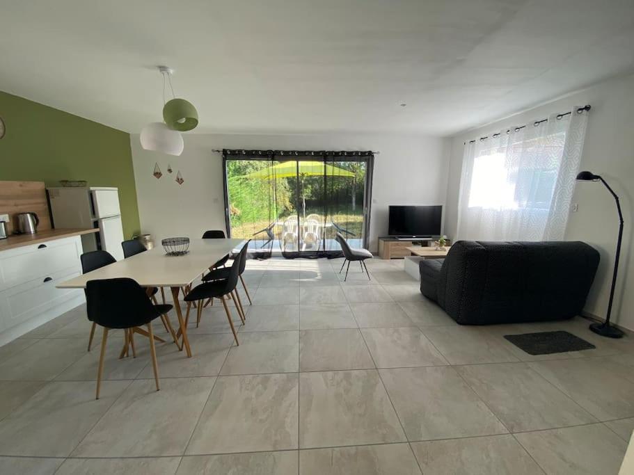 Au Moryllon Villa Lompnas Exterior photo